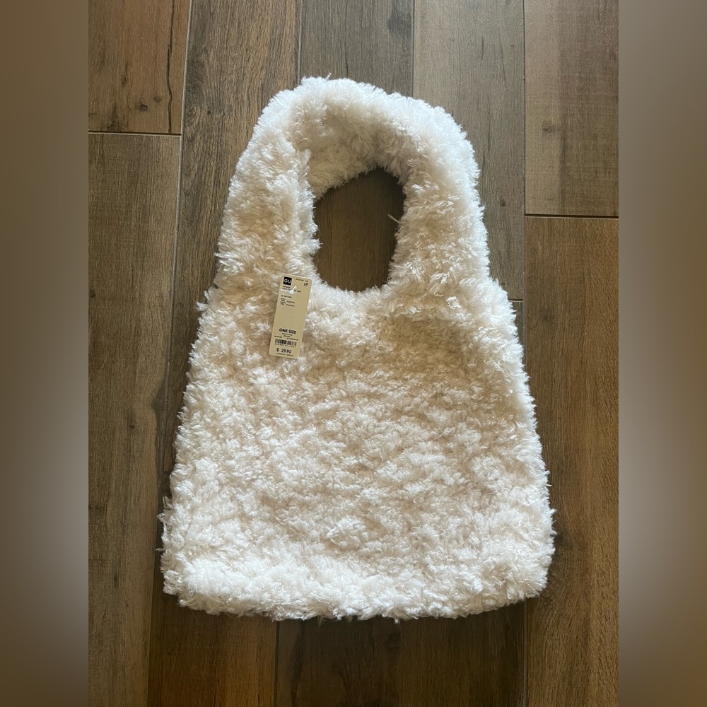 GU Faux Fur Tote Bag - Picture 2 of 4